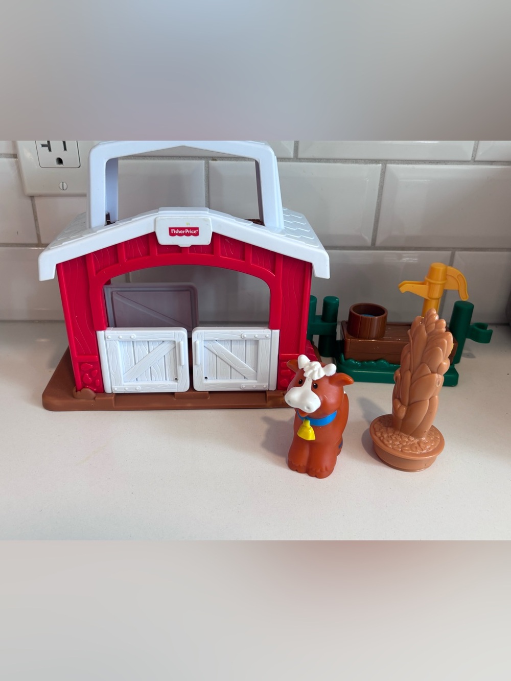 LITTLE PEOPLE Happy Animals Farm playset
Fisher Price